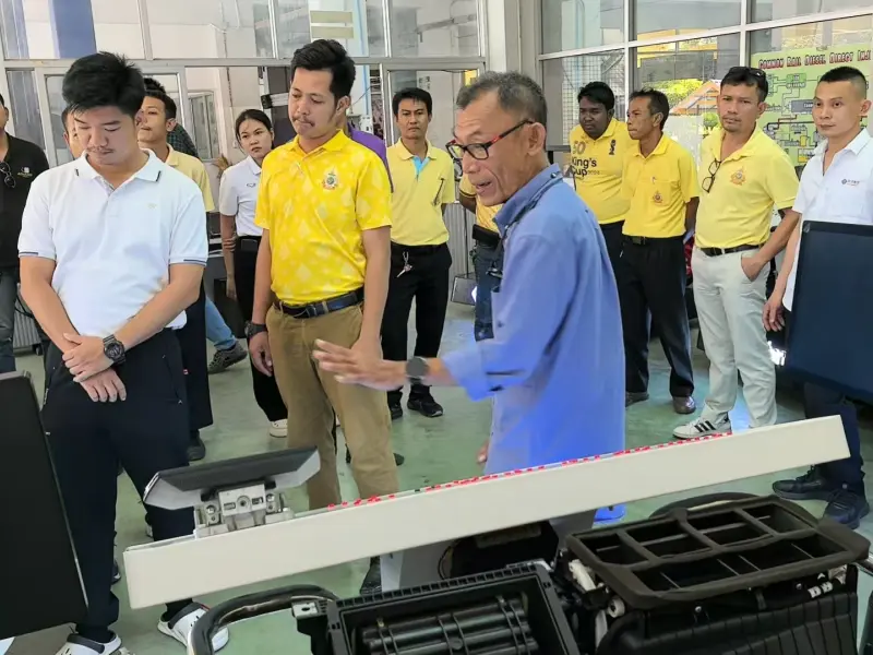 Automotive Air Conditioning Training Equipment client 3